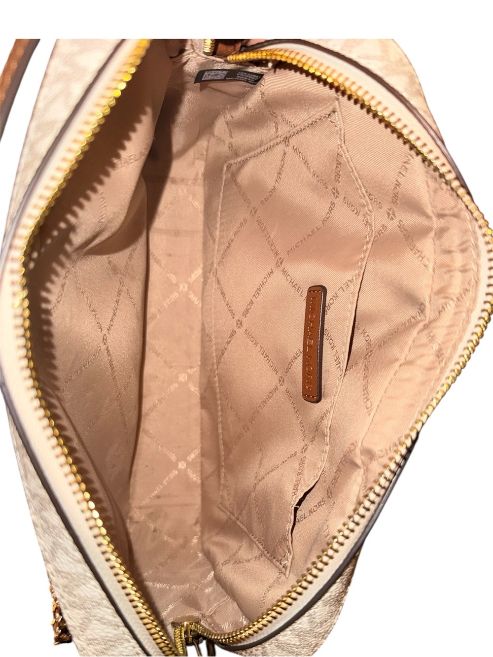 Michael Kors Large Vanilla and Acorn Logo JetSet Shoulder Bag with Gold Chain - Picture 7 of 7